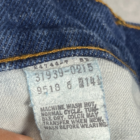 Vintage Levis Jeans Womens 28x27 Medium Wash White Tab Two Horse Patch 80s - Picture 12 of 16